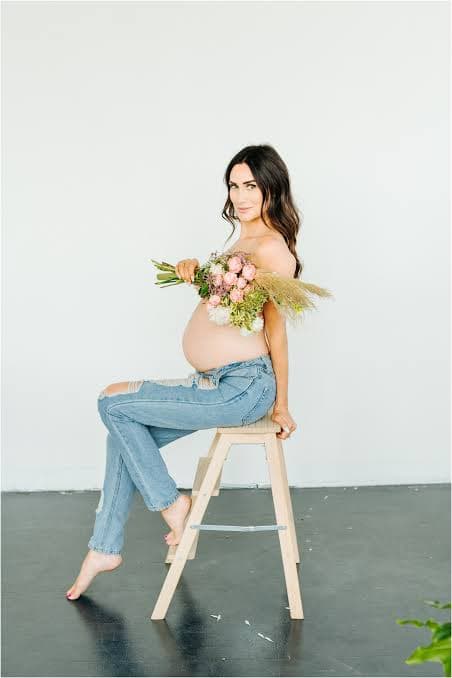 Academy Digital Agency maternity photography sample